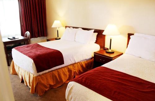 Oak Harbor Hotel | Auld Holland Inn