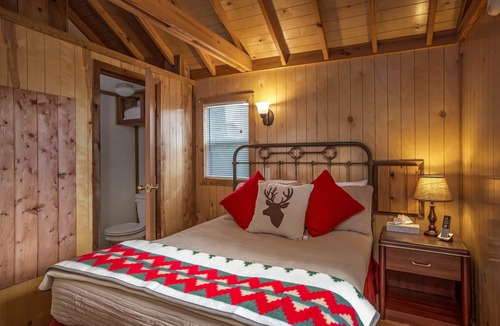 Oak Harbor Hotel | Auld Holland Inn