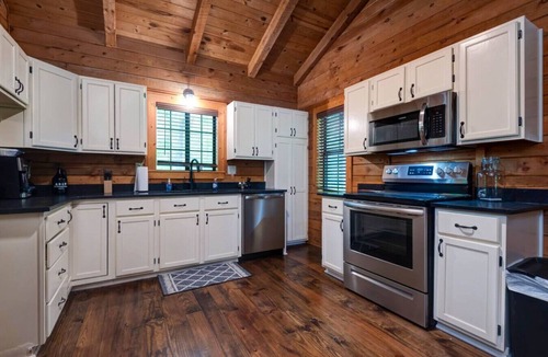 Lampe House | Aunt B`s Cabin W/ Hot Tub! Near Table Rock Lake