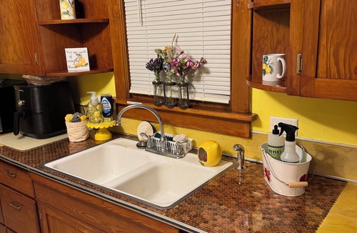 Swea City Cottage | Aunt Martha’s Cottage -Pet Friendly