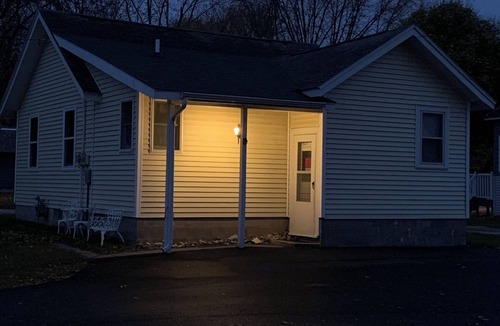 Swea City Cottage | Aunt Martha’s Cottage -Pet Friendly