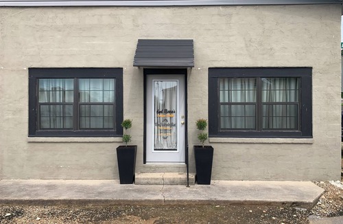 Mountain View Apartment | Aunt Minnie's Peabody Flat near Mountain View's Historic Courthouse Square