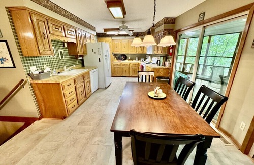 Fairfield Bay House | Aunt Pattie's Lake House