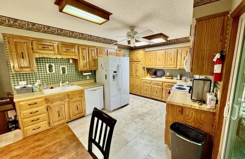 Fairfield Bay House | Aunt Pattie's Lake House