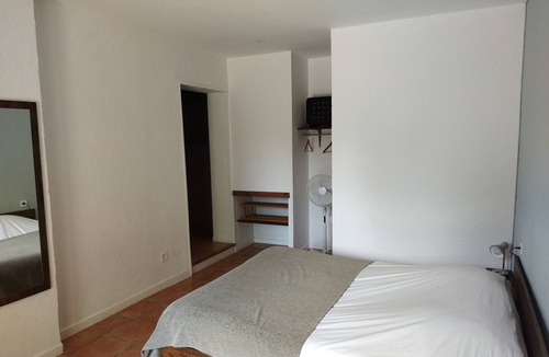 Le Somail House | Aur blan