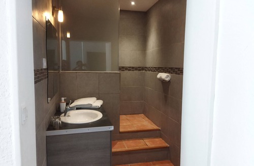 Le Somail House | Aur blan