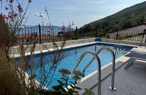 Lovran Apartment | Aura Adriatica Olive - Luxury Apartment, private pool, sea view, parking