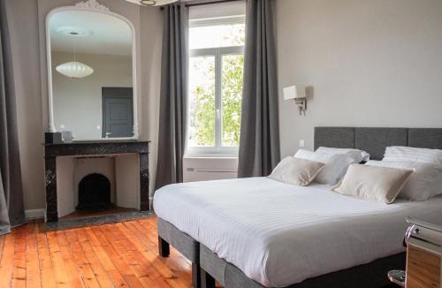 Picquigny House | Aura Castle