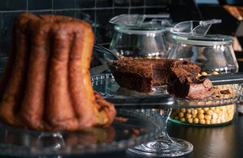 Picquigny House | Aura Castle