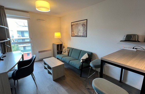 Toulouse South-East Apartment | Auriol - Appt contemporain