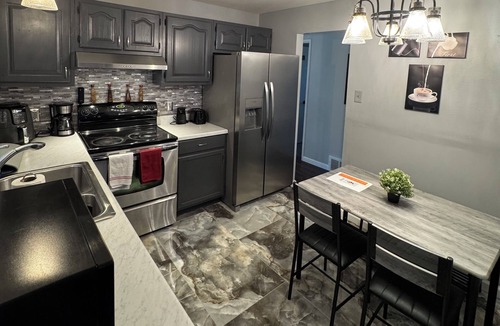 Jennings House | Aurora Adobe in St. Louis Tremendous 3Bedroom House with AC