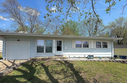 Jennings House | Aurora Adobe in St. Louis Tremendous 3Bedroom House with AC