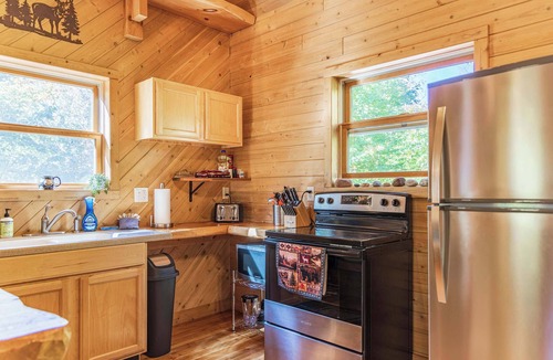 Grand Marais Cabin | Aurora Basecamp at Pictured Rocks Sleeps 10