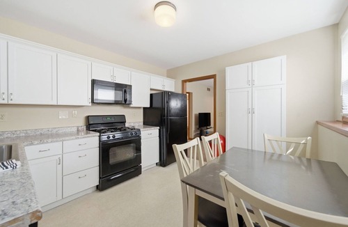 Aurora House | Aurora FHS Rental - Johnston Dr - Extended - 5 bedrooms