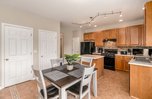 Fox Valley House | Aurora FHS Rental - Shiloh