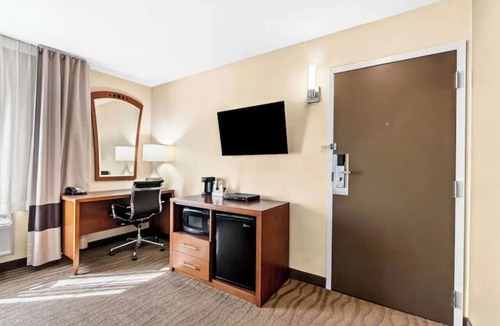 Modesto Hotel | Aurora Inn