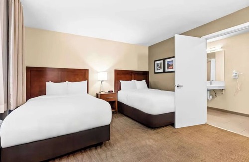 Modesto Hotel | Aurora Inn