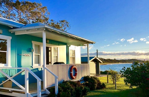 Currarong House | Aurora: quintessential beachfront couples getaway