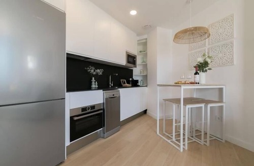 Carabanchel Apartment | Aurora Stays by Charming XV, penthouse with terrace and parking
