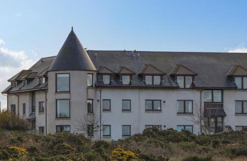 Findhorn House | Aurora View