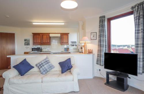 Findhorn House | Aurora View
