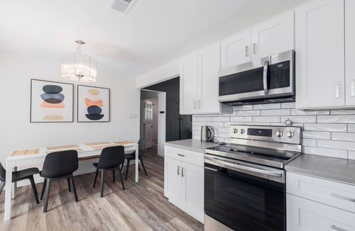 Windsor Hills House | Austin 3BR | Massage Chair + Firepit Retreat