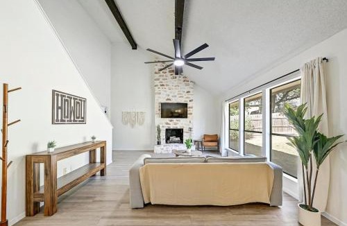 Austin House | Austin 3BR Retreat with Backyard