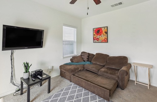 Manor House | Austin Area Vacation Rental ~ 18 Mi to Downtown!