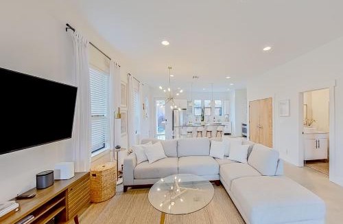 Chestnut Apartment | Austin Charmer