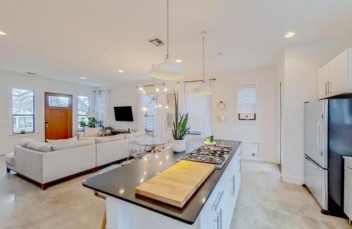 Chestnut Apartment | Austin Charmer