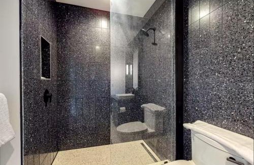 Rainey Street Historic District Apartment | Austin Downtown Condo - 1BR Lakeview 23rd-floor