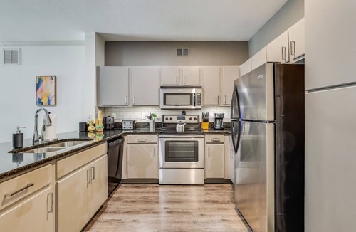 Travis Heights Apartment | Austin Fun Spot Best City Location w/Amazing Pool