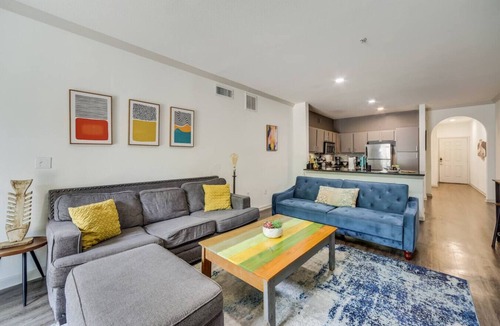 Travis Heights Apartment | Austin Fun Spot Best City Location w/Amazing Pool