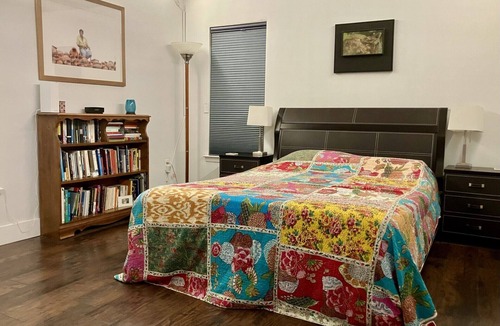 University Hills and Windsor Park Bed & Breakfast | Austin Garden Oasis