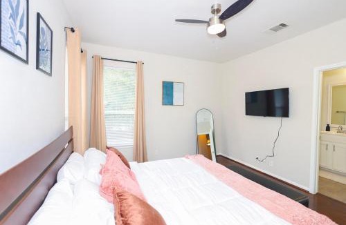 Austin House | Austin Getaway Patio, Games & Near Sixth Street