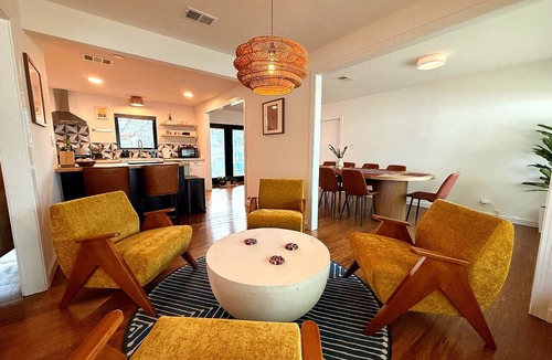 Austin House | Austin Group Retreat, Pool, Pickleball, Sleeps 22