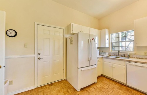 West Campus Apartment | Austin Guesthouse