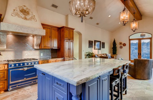 Leander Villa | Austin Guitar Pool | 87.5 FT Guitar Pool