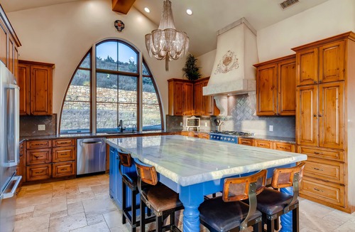 Leander Villa | Austin Guitar Pool | 87.5 FT Guitar Pool