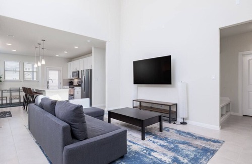 McNeil House | Austin Home · Corporate Spacious Luxury Housing