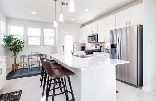 McNeil House | Austin Home · Corporate Spacious Luxury Housing