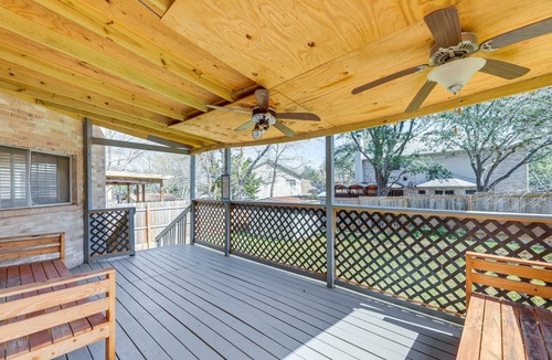 Hillcrest House | Austin Home w/Deck - 9 Mi to Zilker Park!