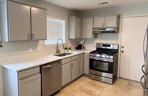 Montopolis House | Austin Hotspot - Minutes to Airport, Downtown & F1