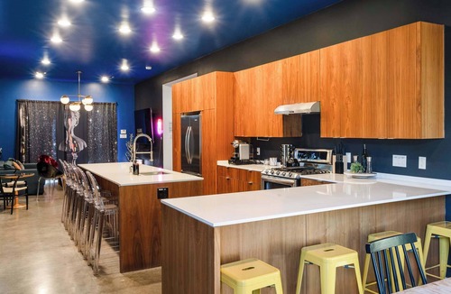 East Cesar Chavez Villa | Austin Icon Group Mansion - 6min to Rainey Street