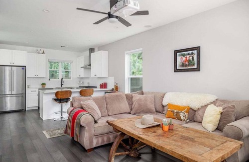 MLK House | Austin In the Green - Modern East Austin Bungalow with Backyard & Grill
