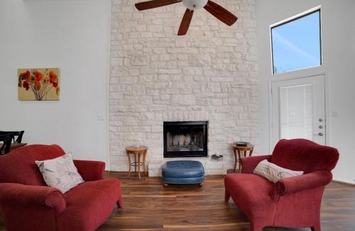 Lakeway Apartment | Austin Luxury Hills 4BR Gated Home w Pool