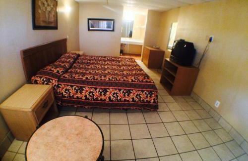 Walnut Forest Hotel | Austin Motor Inn