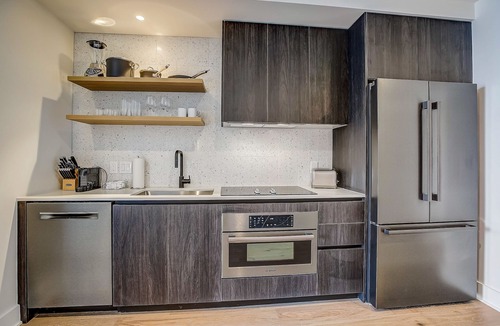 Rainey Street Historic District Apartment | Austin Rainey Street studio - lake & skyline-view balcony, rooftop pool & gym