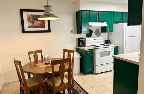 Tanglewood Forest House | Austin's Best Kept Secret, 12m to downtown, 2BR/2BA,1 Car/garage!