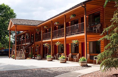 Torrey Hotel | Austin's Chuckwagon Motel